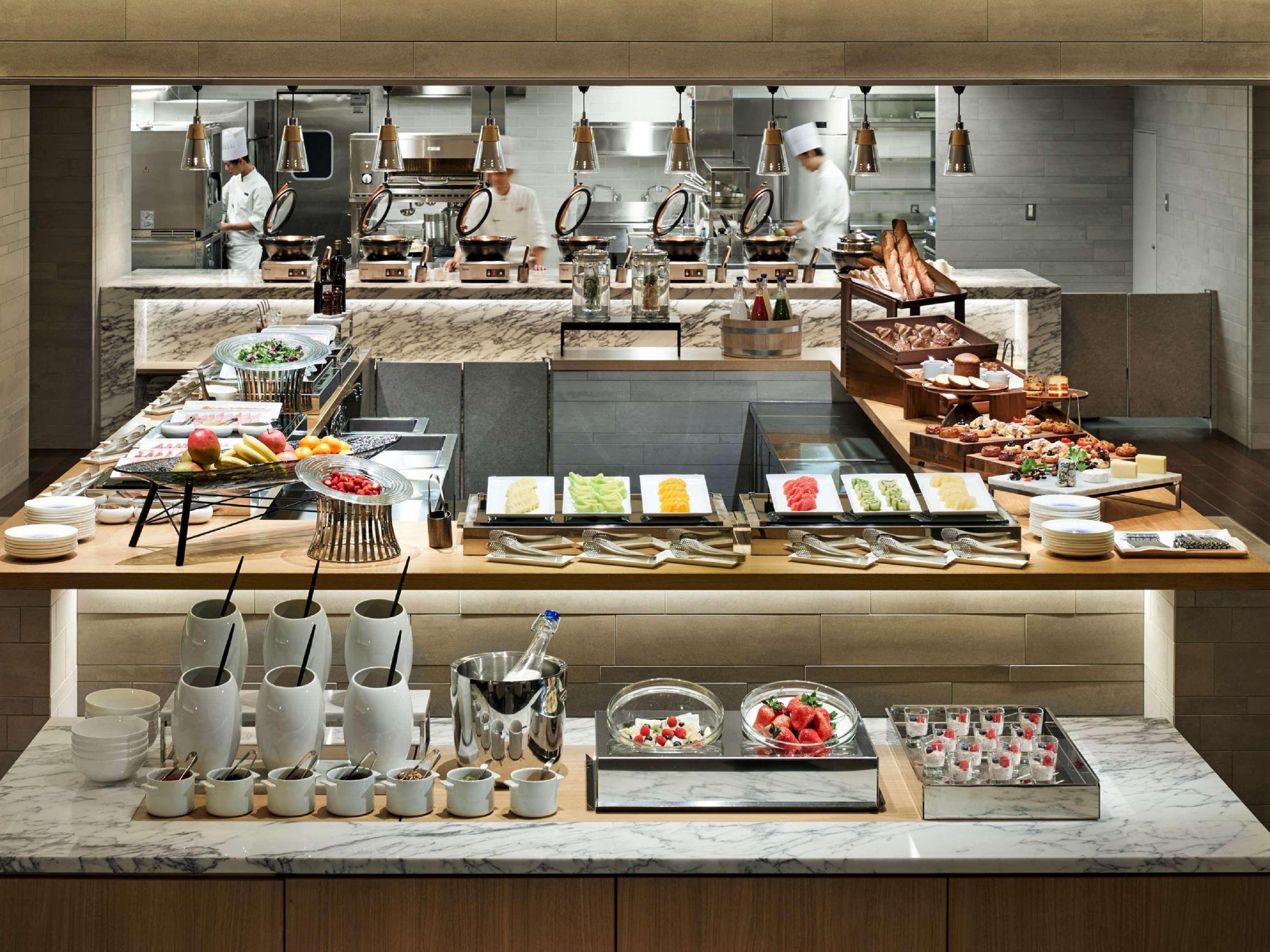 The Thousand Kyoto Eksteriør bilde A buffet at a restaurant